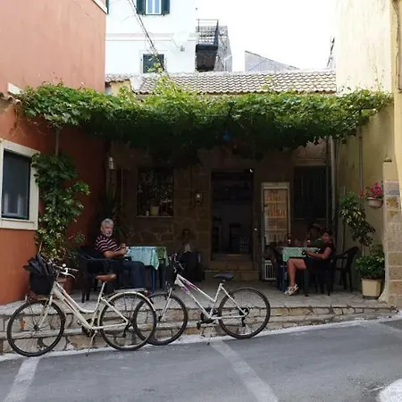 La Casa Del Barbiere شقة Argyrades